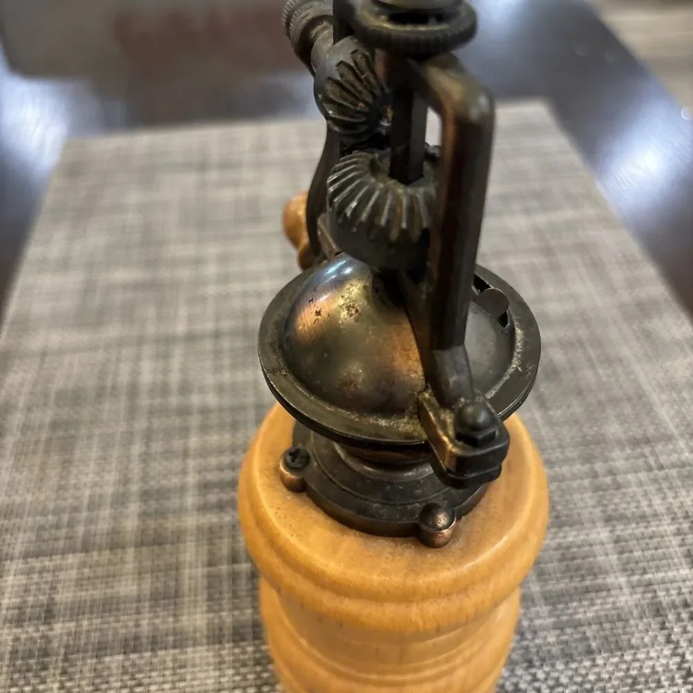 Vintage Old Fashion Hand Crank Copper & Wood Pepper Mill Spice Grinder